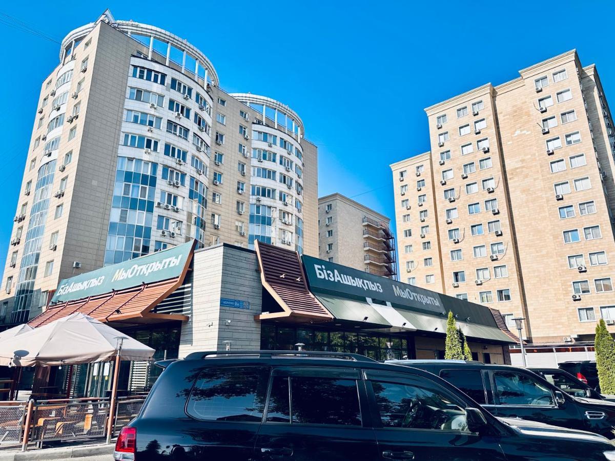 Жк Молодежный В Центре Алматы Алмати Екстер'єр фото